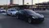 ,  :  Tesla  700 000   